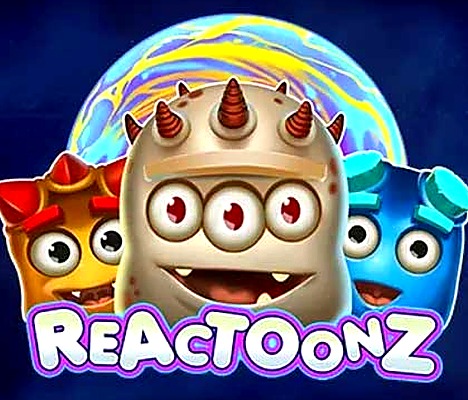 Reactoonz: Tres monstruos de dibujos animados coloridos con múltiples ojos y expresiones felices frente a una galaxia giratoria. El texto Reactoonz aparece debajo.
